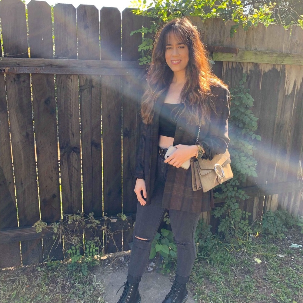 Meet your Posher, Mireya